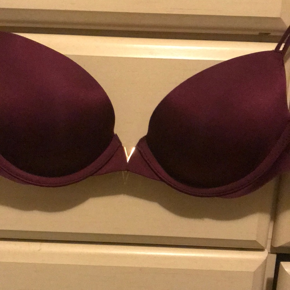 Victoria’s Secret Dark Purple 32B Bra
